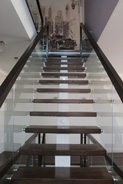 Лестницы со стеклянным ограждением. Изображение 105